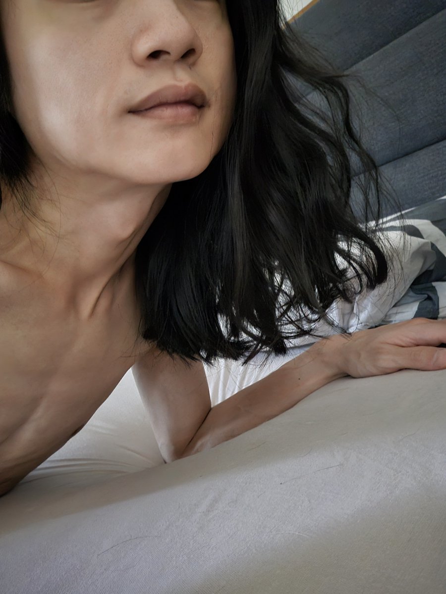 kleinmonster91's tweet photo. Does anyone also enjoy taking a long nap like me?

If I don't, I get cranky 😅🤭

#femboy #nap https://t.co/ETk3szWX3z