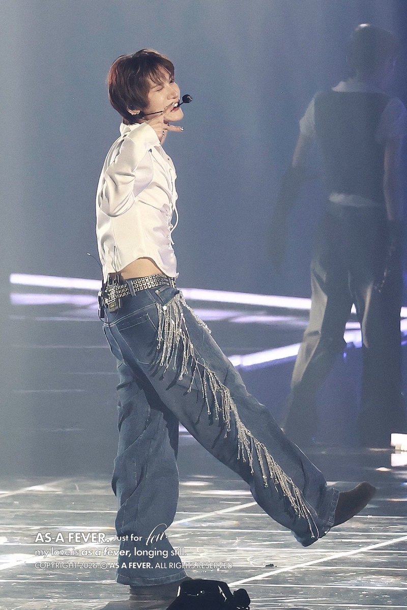 asafever_kr's tweet photo. 260809 가요대전 SUMMER

#TEN #텐 #เตนล์ #李永钦 #テン 
#WayV #威神V https://t.co/H9ZCtusead