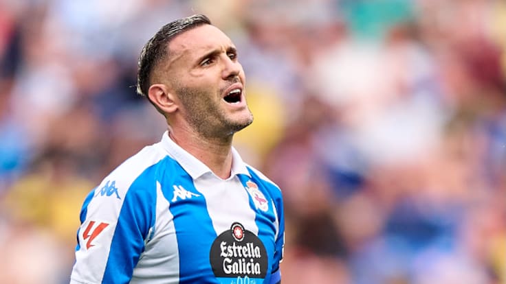 solofichajes123's tweet photo. El delantero gallego de 37 años Lucas Pérez escucha ofertas. Actualmente se encuentra sin equipo tras acabar contrato en junio con el @Cadiz_CF https://t.co/Ky4XRfy7gN