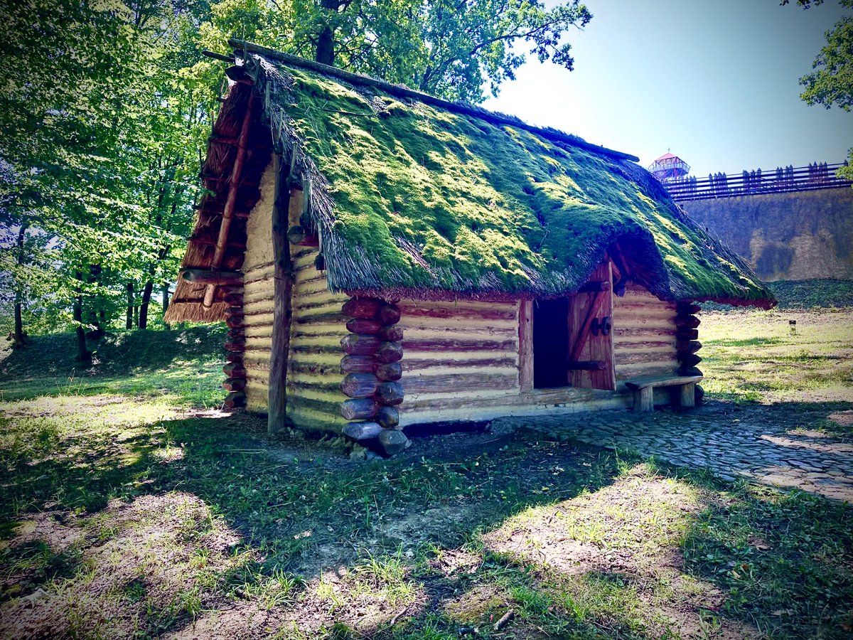 BartlmiejPyzik's tweet photo. Karpacka Troja 09.08.26 https://t.co/GKuttmiFsr