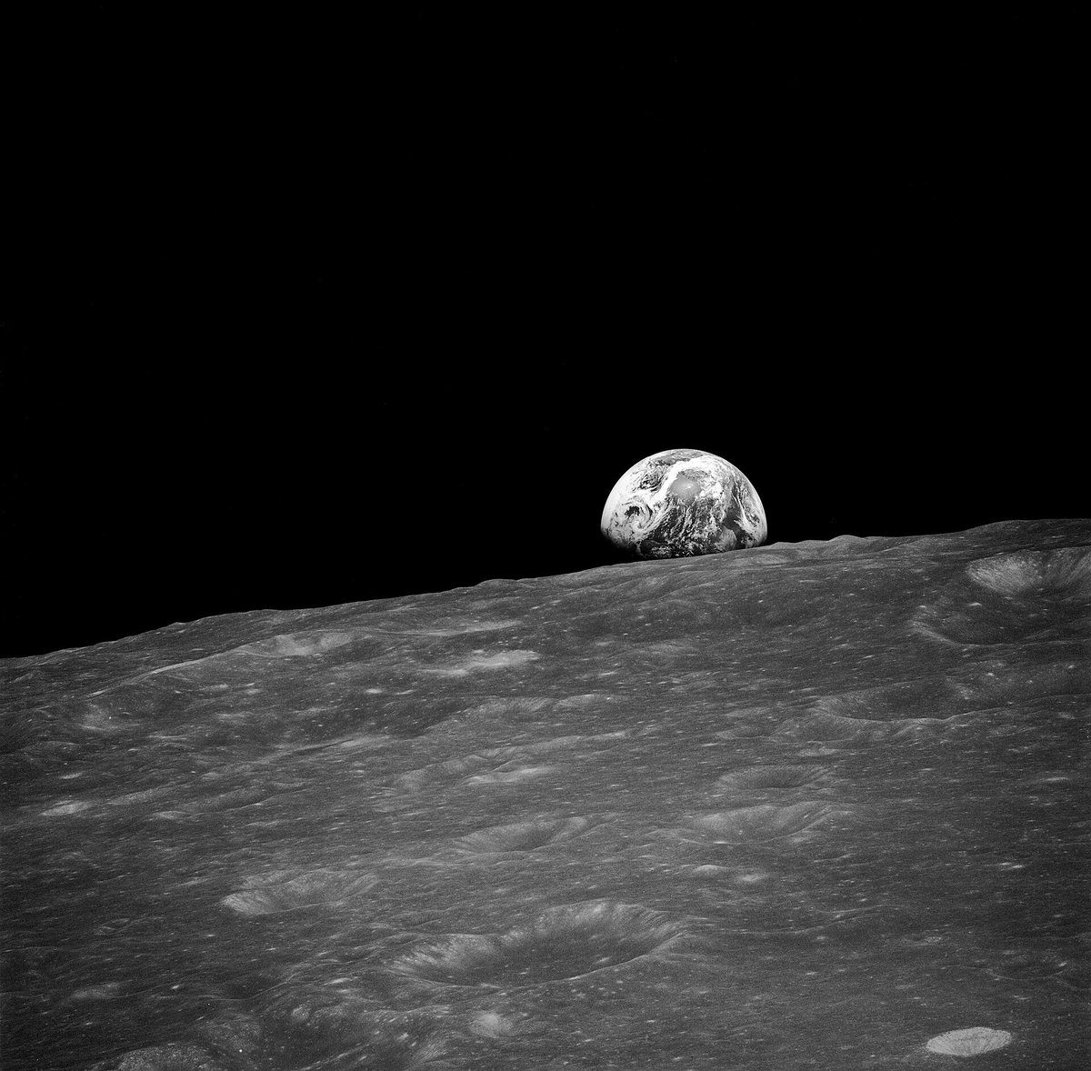PhysInHistory's tweet photo. The first photograph of the Earth-rise taken by humans from the moon during Apollo 8 mission, 1968. 
📷NASA Apollo Archive https://t.co/5IZHqRlWVr