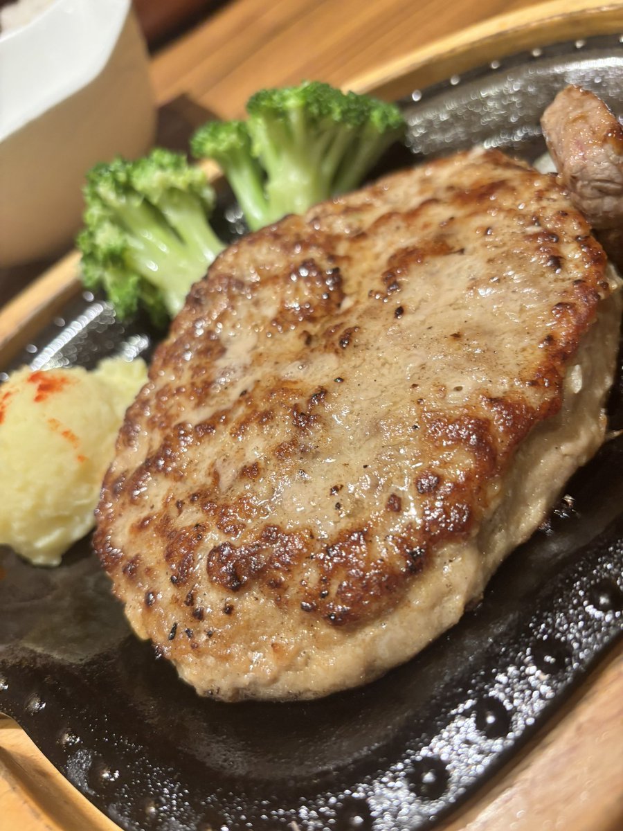 nenesna's tweet photo. バーグ！ https://t.co/ySr5BbXVmi