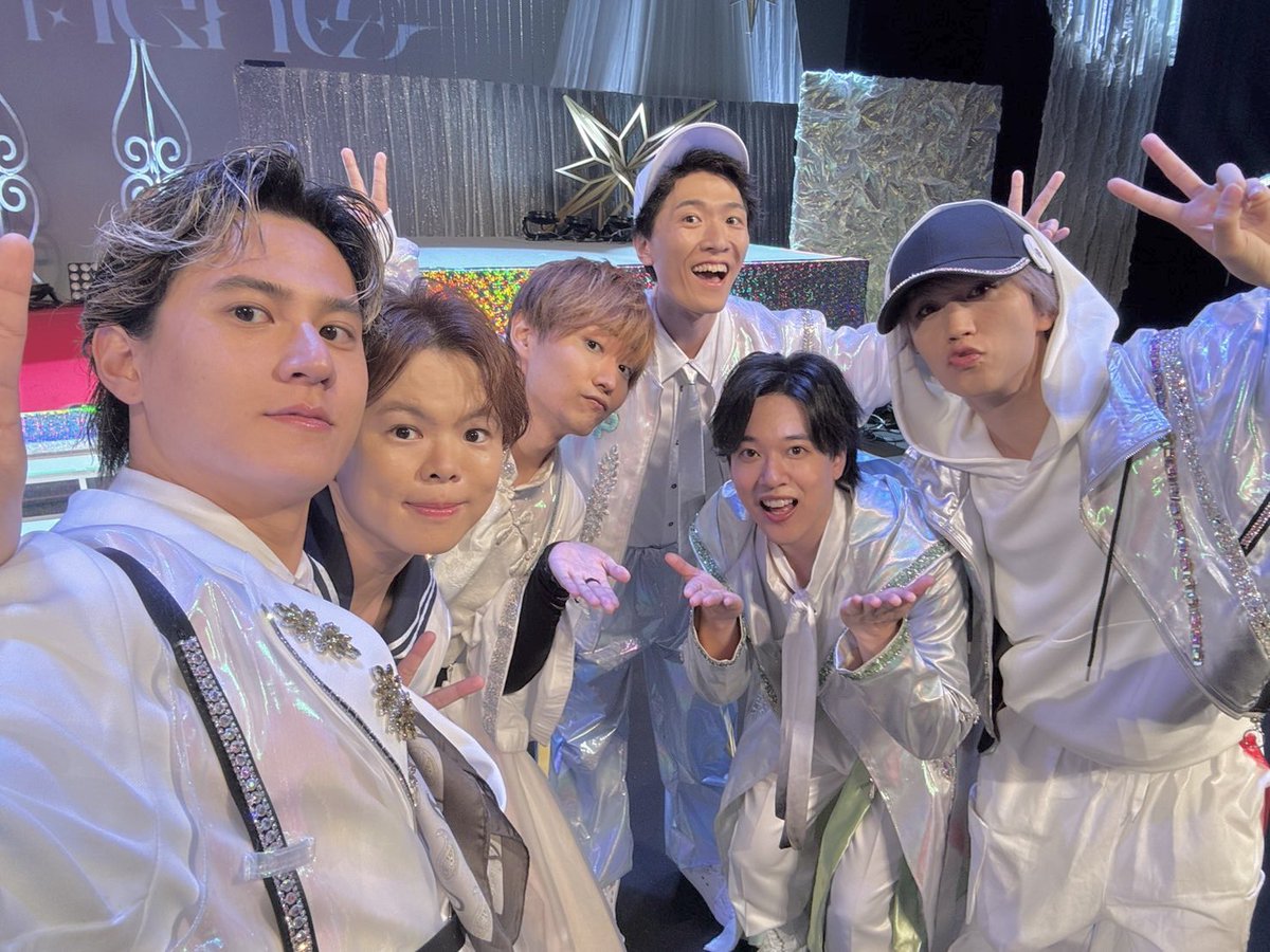 oga_jin816's tweet photo. 最高の1日をありがとうございました！！

普段チャコが参加してる曲は大体チャコが上ハモ担当してるんですが、毎曲ハモのラインも凄く素敵なので今日のライブではそちらに行くこともしばしばでした！！
これを機に改めてフラメモ曲に触れていただけたら嬉しいです！！🤘

#メモライLM https://t.co/K0pnqURCe1