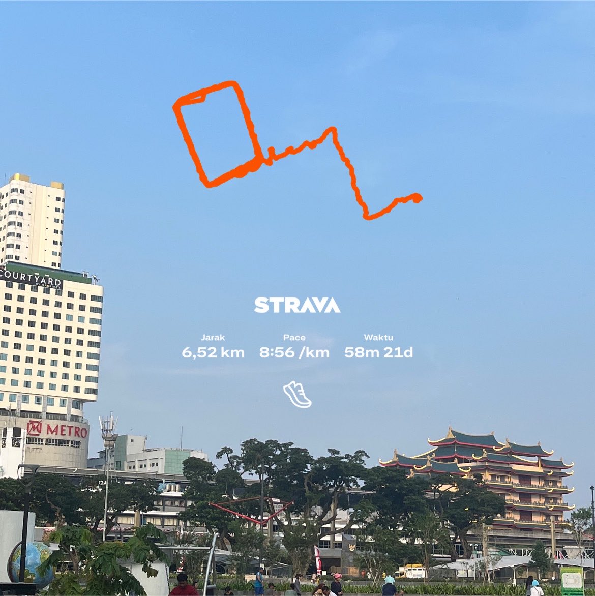 kingroyalzz's tweet photo. Running semalam
#medan #latepost https://t.co/Lrv0NmUmRu
