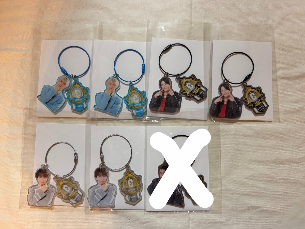 16nunuedn____'s tweet photo. 【譲渡】EBiDAN THE LIVE 2026 エビライ アクリルキーホルダー アクキー 

譲：TETTA2 長野2 千田2

求：定価+送料

8/13エビライ現地手渡しor郵送。
検索からもお気軽にお声掛けください。 https://t.co/Gac2UYN9T4