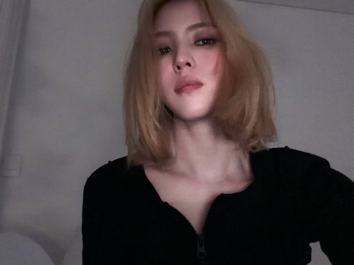 soheehan0's tweet photo. Aduduhhhh udh spilll cha haein nih sohee mantab betul👍🏻😭😍 https://t.co/jEEDylAwMg