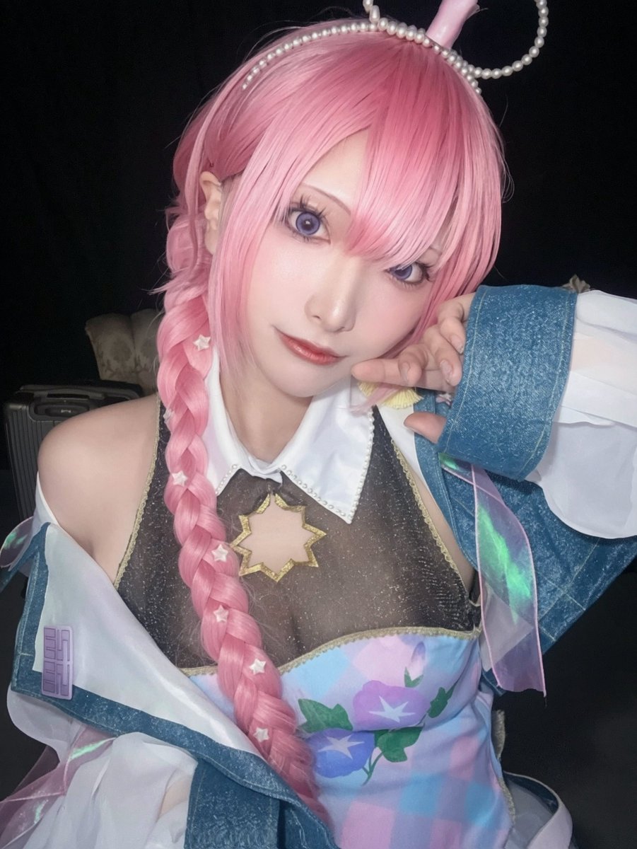 saban_tyu's tweet photo. cosplay / 巡音ルカ
マジミラ2025併せでルカさんでした🩷
みんなの衣装も作り込みもとっても可愛くてサイコ〜❕衣装めちゃくちゃ頑張りました

#magical_pinata https://t.co/Poa5JxC2e0