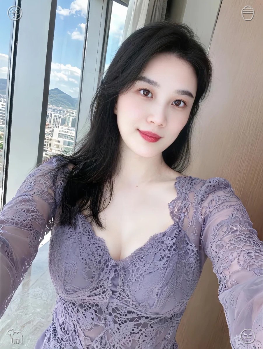 chibisukekunnn's tweet photo. As they take their seats, the server approaches and presents the menus. 'What would you suggest?' Mia inquires, scanning the options. 'The carbonara is fantastic,' Clara replies. 'And the lasagna is equally delicious.'🔫A chilled vase filled with blossoms. https://t.co/LTEVeHbyGF