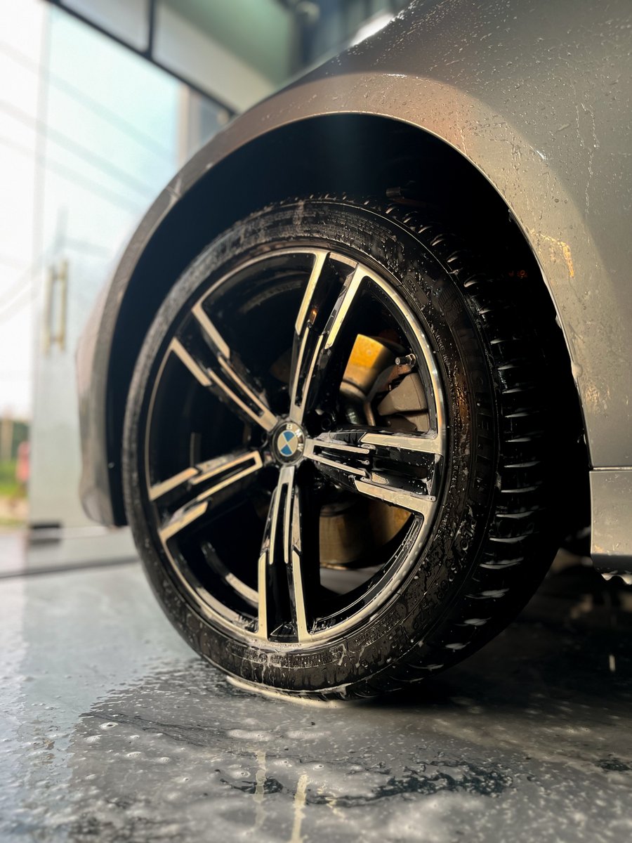 4Wheelappeal's tweet photo. BMW deserves more than just a regular wash. Get premium BMW car wash and detailing in Gurugram with 4 Wheel Appeal.

#BMW #BMWIndia #BMWDetailing #CarWash #CarDetailing #Gurugram https://t.co/EKHaswckrk