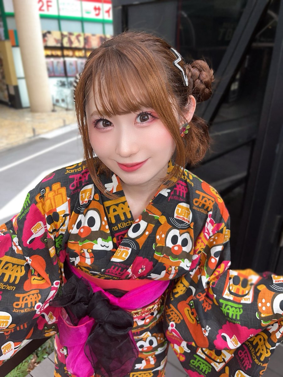kazuki_yurina_7's tweet photo. 夏始まった🌺 https://t.co/SbHDa3cUOP