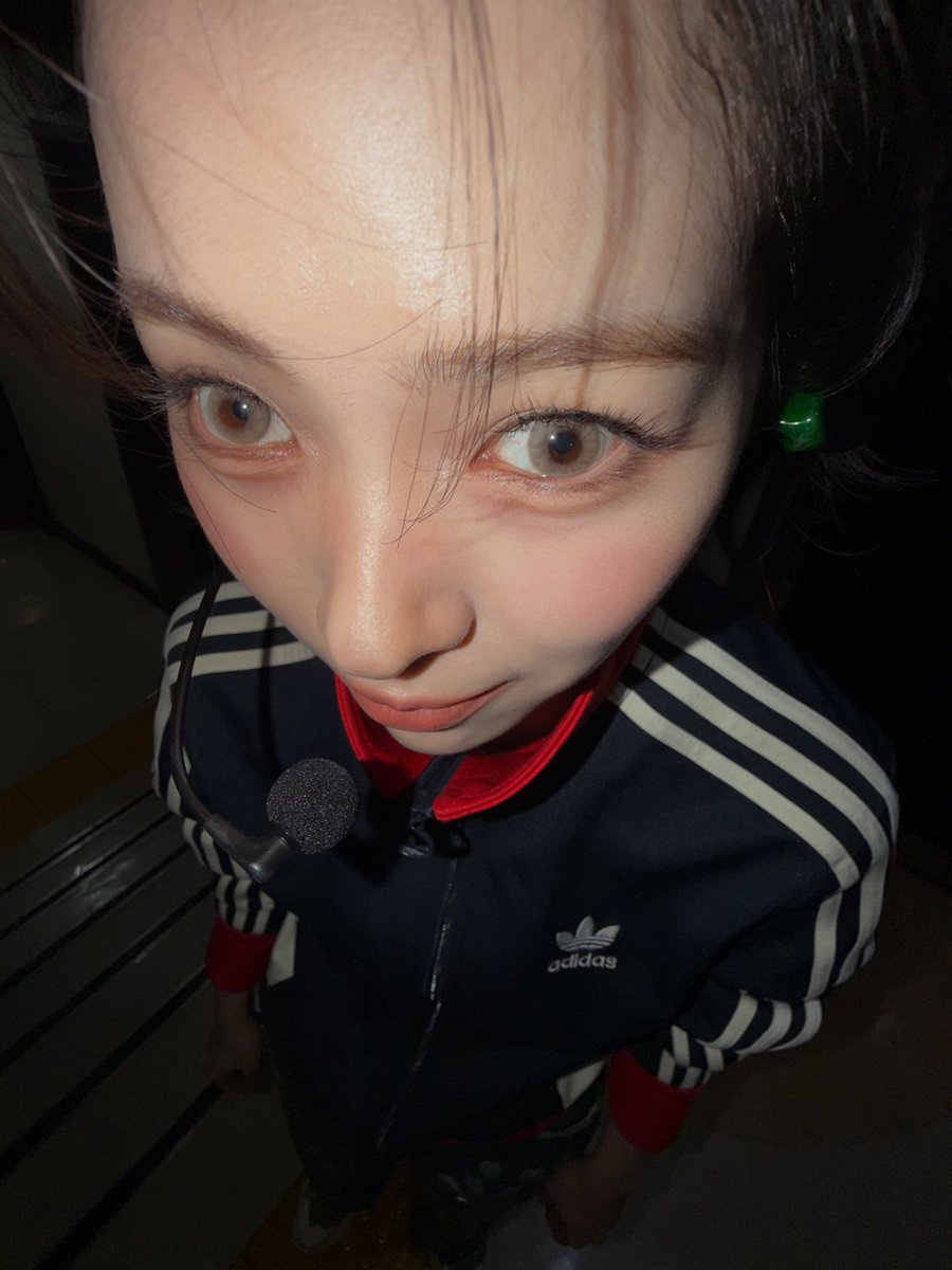 nongnoc_'s tweet photo. ryujin not putting these pics next to each other I GOT JUMPSCARED TWICE https://t.co/lgx0XgKCUf