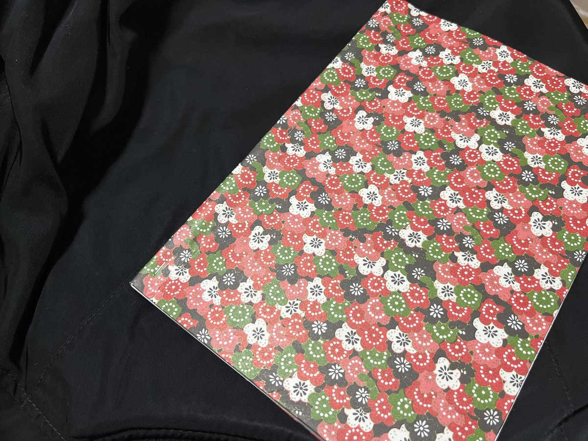 shiori_sawatari's tweet photo. 朗読イベント終了いたしました！
朗読というものを初めて取り組んだのですが、普段のお芝居とは勝手が違く、ほぼ口から出る音や雰囲気のみで色を変えていくこと、とても楽しかったです✨

ですが、楽しかったのも一緒に取り組んでくださった皆様やご来場の皆様あってのこと、ありがとうございました😭 https://t.co/aZ8cfqGLzR