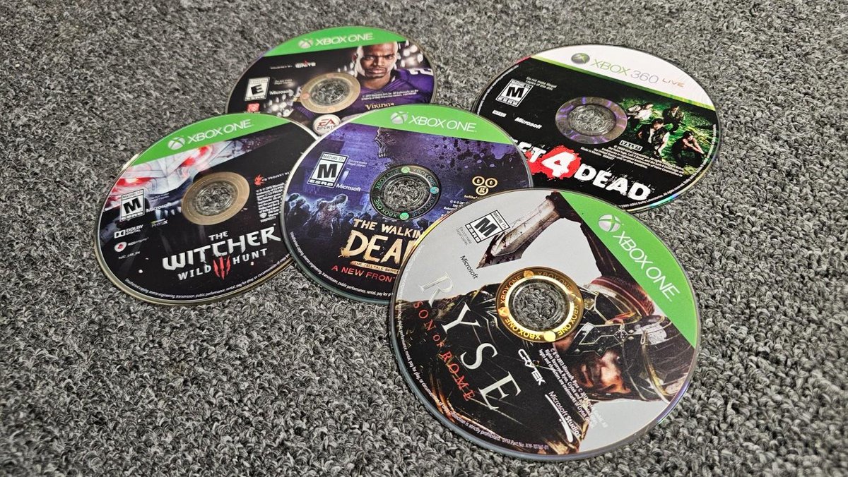 saudigamer's tweet photo. إكس بوكس قد تواصل دعم الألعاب الفيزيائية في الجيل القادم‼️🫣

🔹️ بحسب مصادر Digital Foundry، تخطط Microsoft لمواصلة دعم الأقراص، مع التركيز بشكل أساسي على ضمان تشغيل مكتبة ألعاب Xbox القديمة على الأجهزة المستقبلية 😍

📝 رأيكم؟ https://t.co/Sov9ExonmV