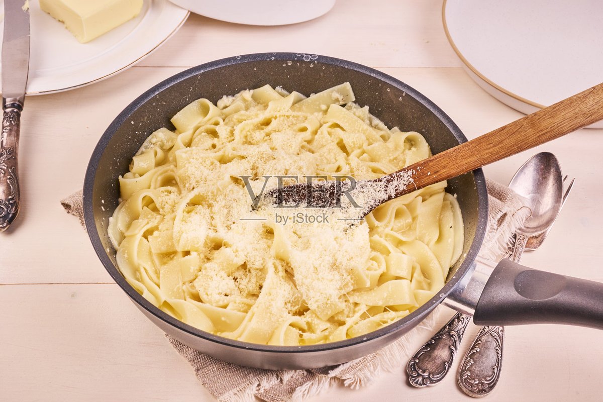 toaelevonupi's tweet photo. Just whipped up creamy garlic-parmesan pasta in 15 mins! All you need is pantry staples—cozy, quick, and totally comforting for busy nights ， https://t.co/Hg4dQksGmI