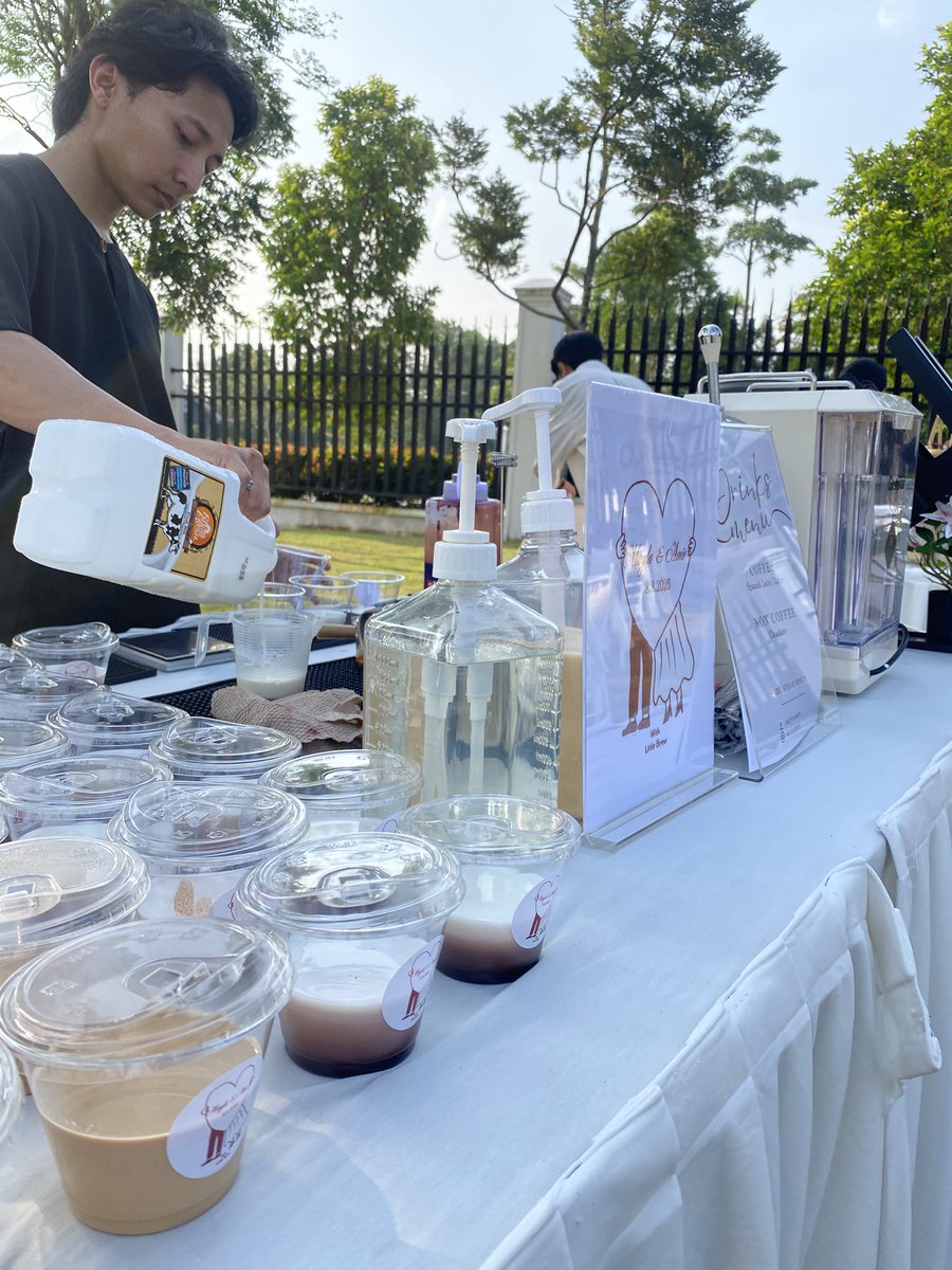 rainbowstfu_'s tweet photo. Done 100 cup untuk mayla🥹barai gile,sebaik bebe tolong punggah barang semuaa🥹❤️❤️lebiu https://t.co/fTFpY6LkRi