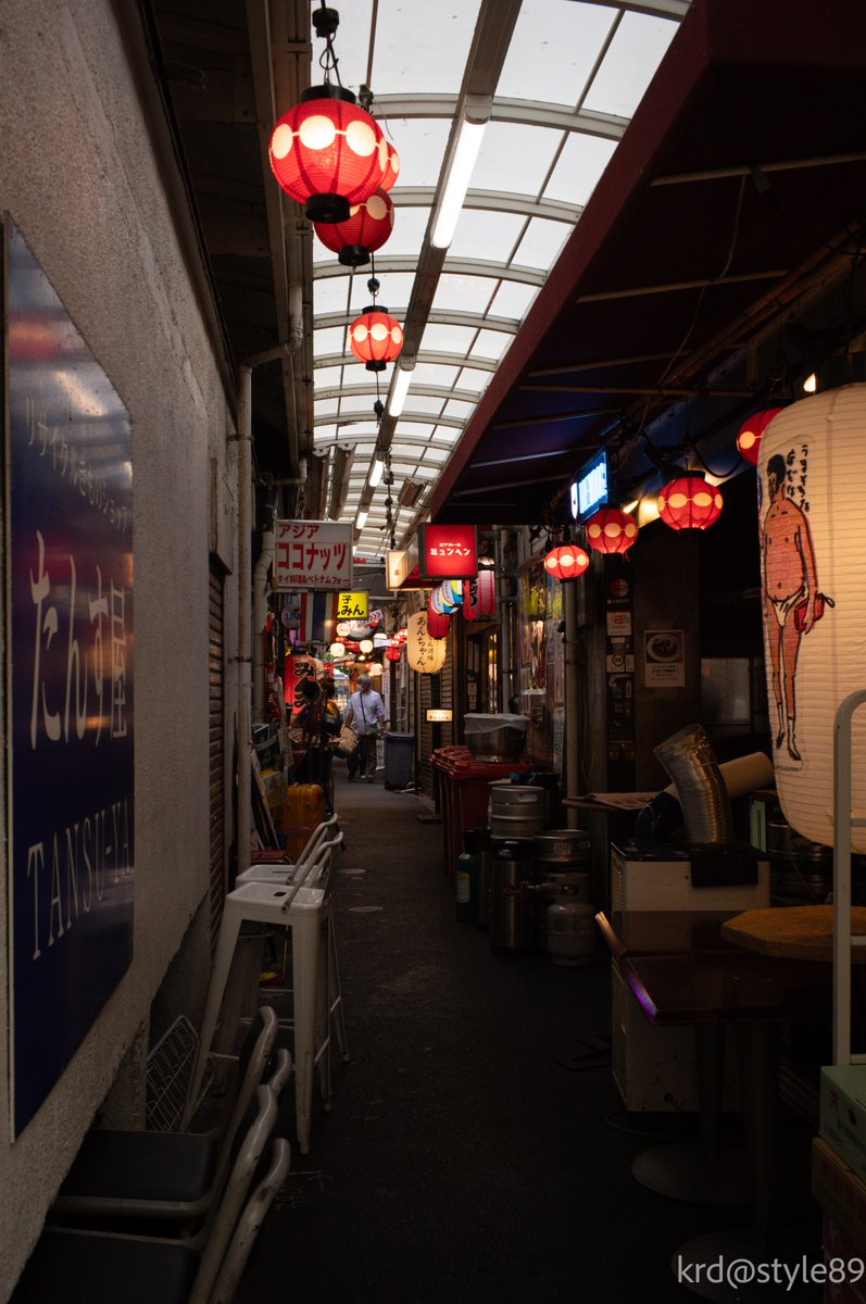 krd_style89's tweet photo. 週末の喧騒を見ていると日本はまだまだいけそうな気がする。
頑張れ日本。
#photography
#スナップ
#LeicaM https://t.co/pQDGUqr6Iv