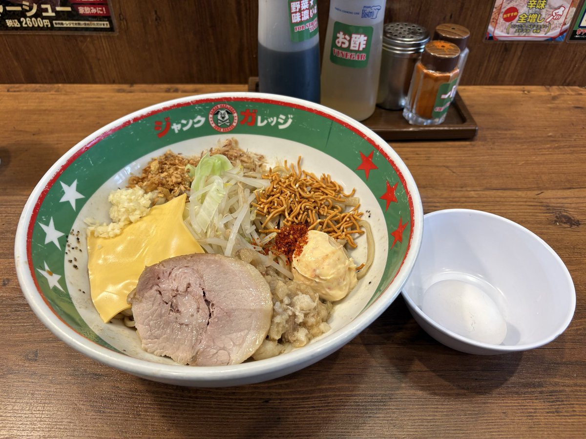 t_50090's tweet photo. となりがかまくらということがわかりました。 https://t.co/oIWQPnGhd4