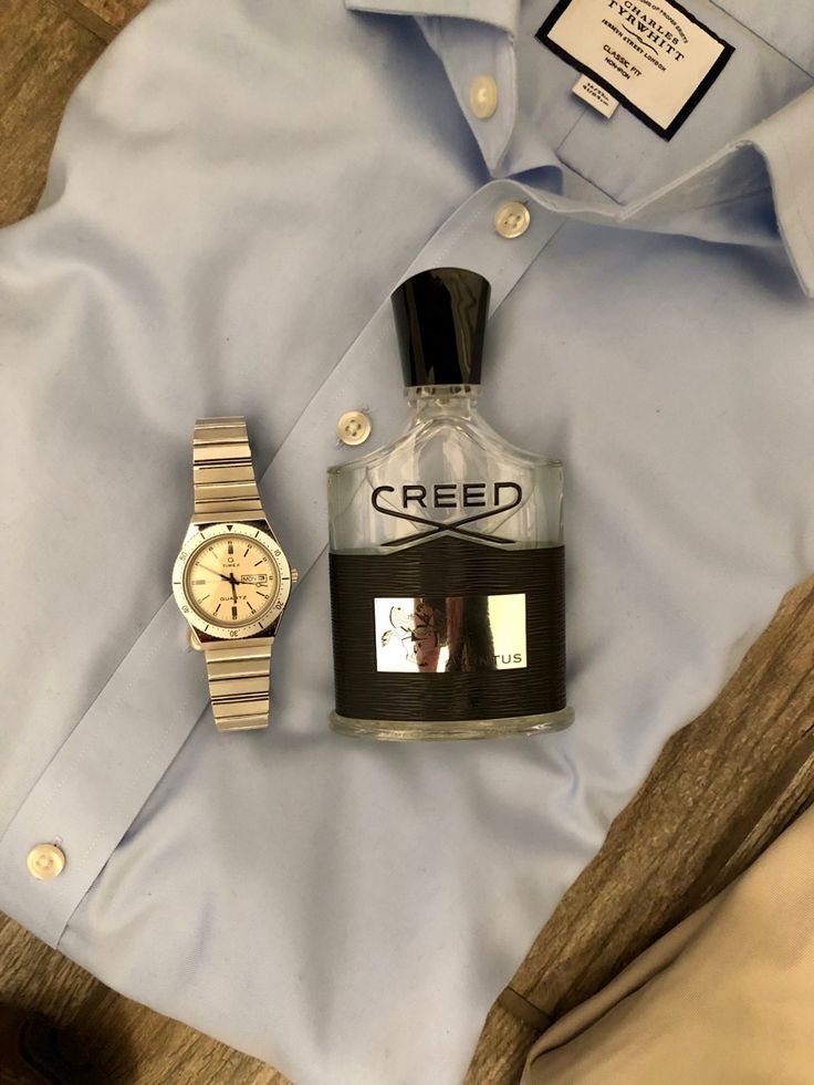 daddywolddot's tweet photo. Meu dia dos pais foi diferente esse ano, sempre fui atencioso com meu enteado. Tava me arrumando pra levar ele pra trilha, o garotão me chama e me surpreende com um presente de dia dos pais. A trilha pode esperar um pouco. Paizão hoje vai dar o trato que sua bundinha merece. https://t.co/ZCiYBUb5S5
