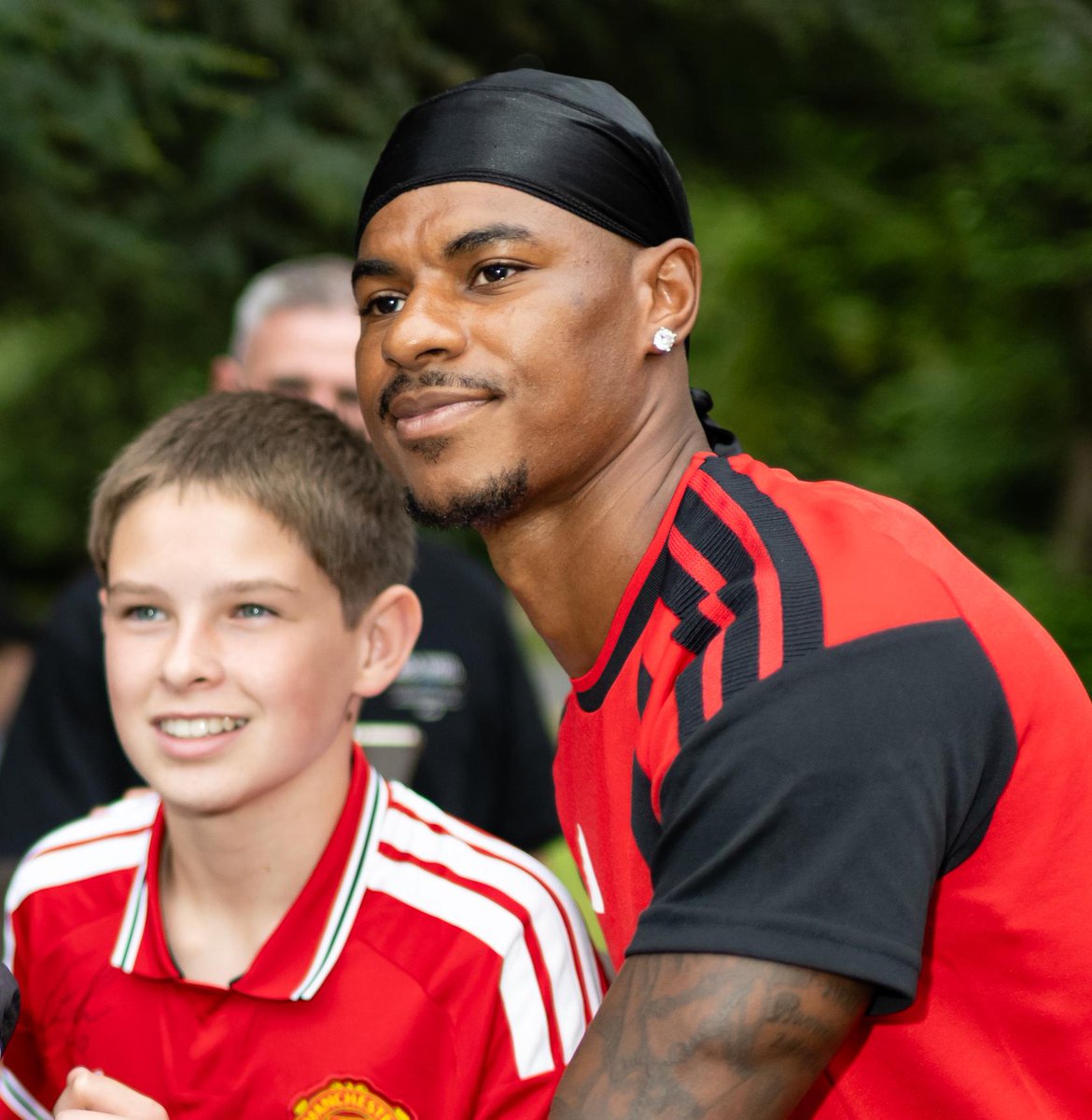 ManUtd's tweet photo. Joining up with the United squad in Ireland 👊➕ https://t.co/8VFeXT9mHa