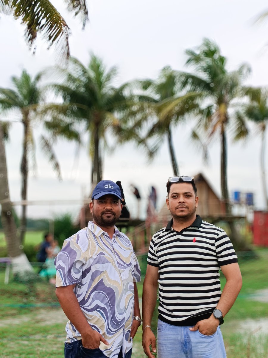 premkhan212's tweet photo. Natural beauty with big Brother... 🤗☺️ https://t.co/aREAAUHgS2