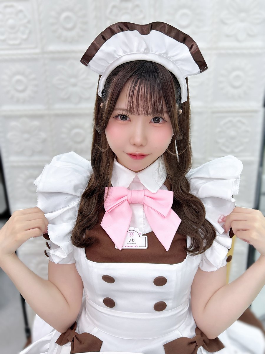 maid_jiji's tweet photo. ゲームの中からピコっと飛び出して参りました❣️
3階所属 正メイドのじじです⋆͛🎮⋆͛

これからも精一杯お仕えさせていただきます♡ https://t.co/jjvtOjVfXO