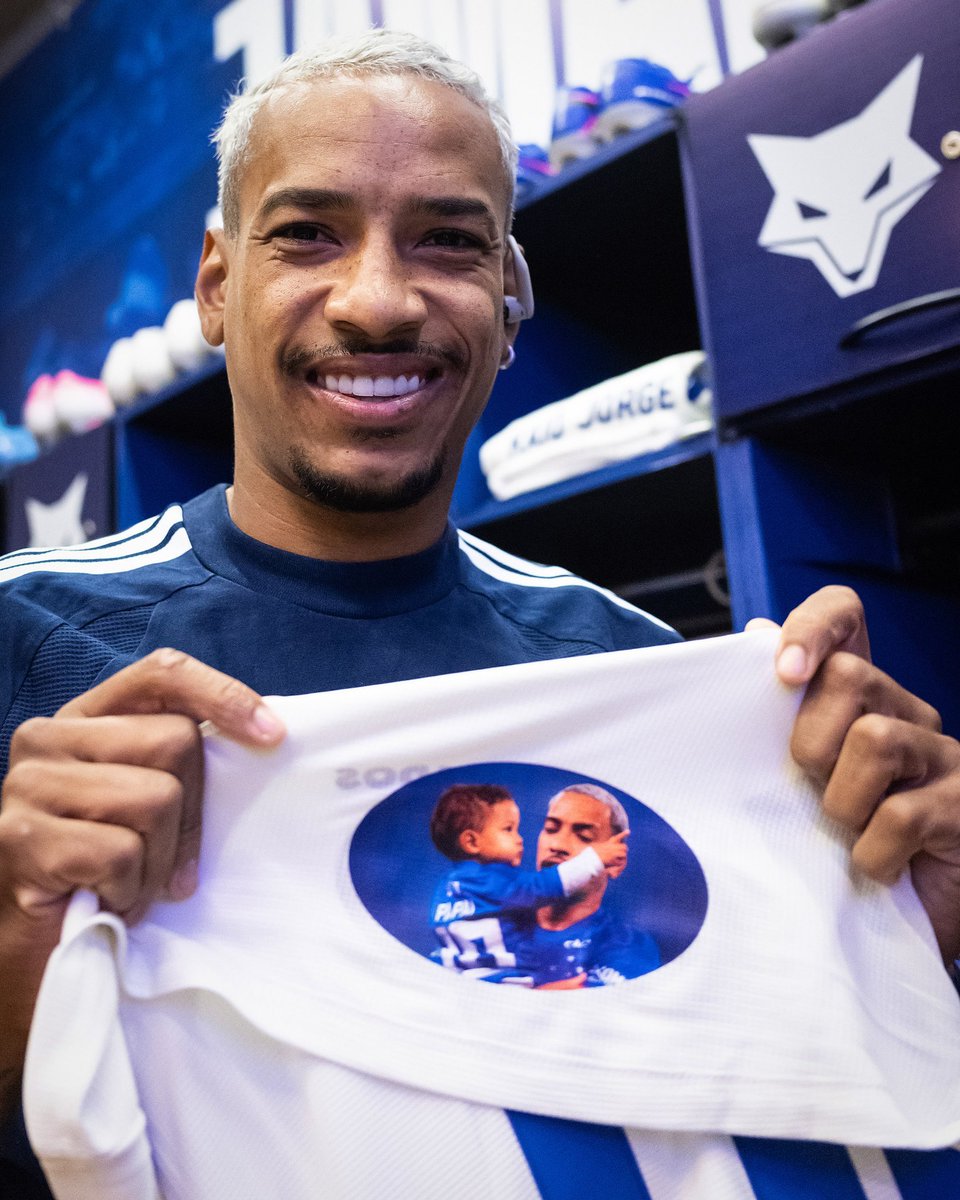 mpworld10's tweet photo. FELIZ DIA DOS PAIS MEU 10!! 💙🦊

📸: ggaleixo/Cruzeiro https://t.co/RPGBD78MZm