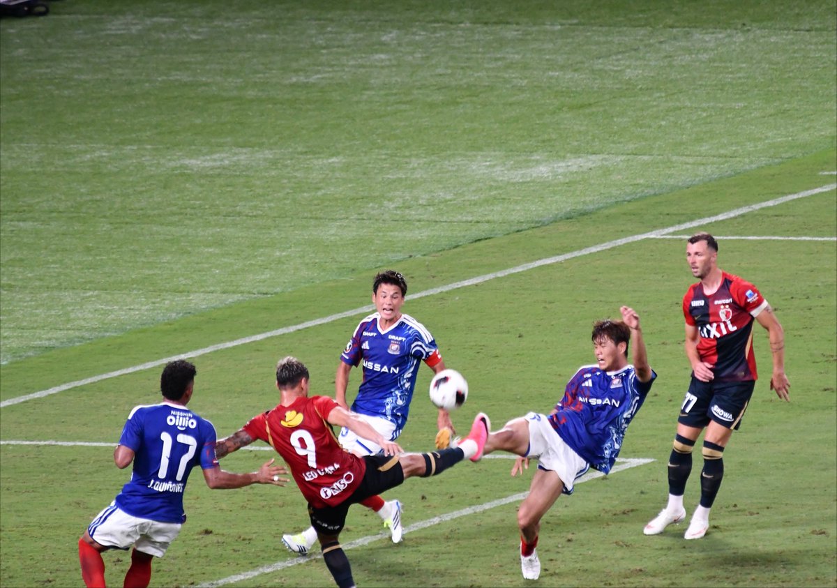 hinapapan's tweet photo. キャプテン翼みたいな攻防
#fmarinos 
#マリノス https://t.co/aUYGszY3Pr
