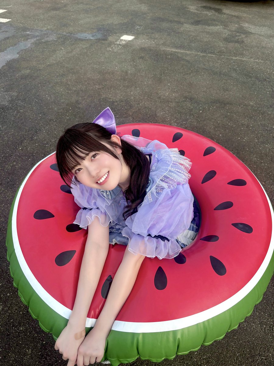 kanon_nmks's tweet photo. 真ん中がいちばん甘いらしいよっ🍉♡ https://t.co/YsuDVlM3xA
