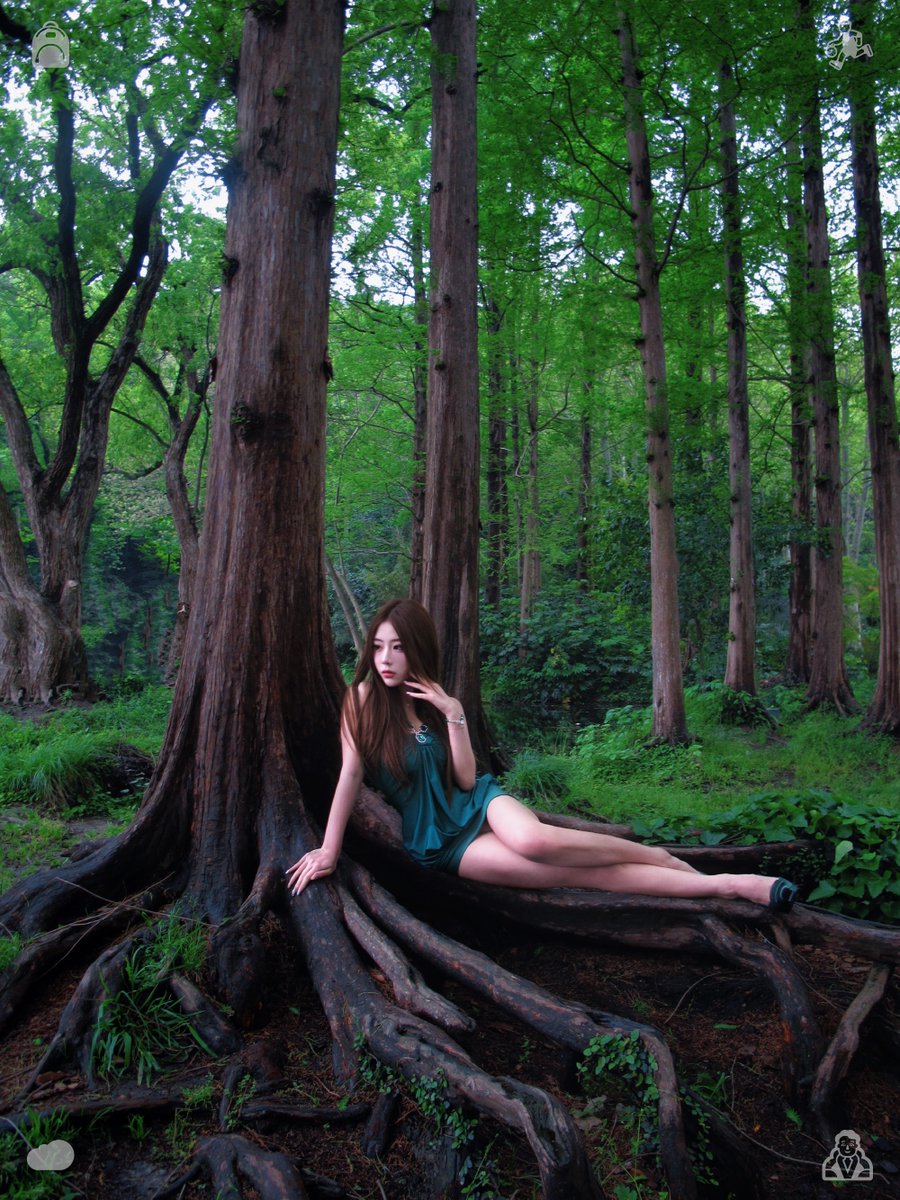 mervecetin4520's tweet photo. I’m lounging in the café, savoring my iced milk tea with a touch of cream, flipping through the pages of a book I brought along. The ambiance is calm and snug—just the right spot to decompress and ease into a slower pace following a hectic morning of sightseeing. 🎼A winter s https://t.co/5vQa9s5B7r