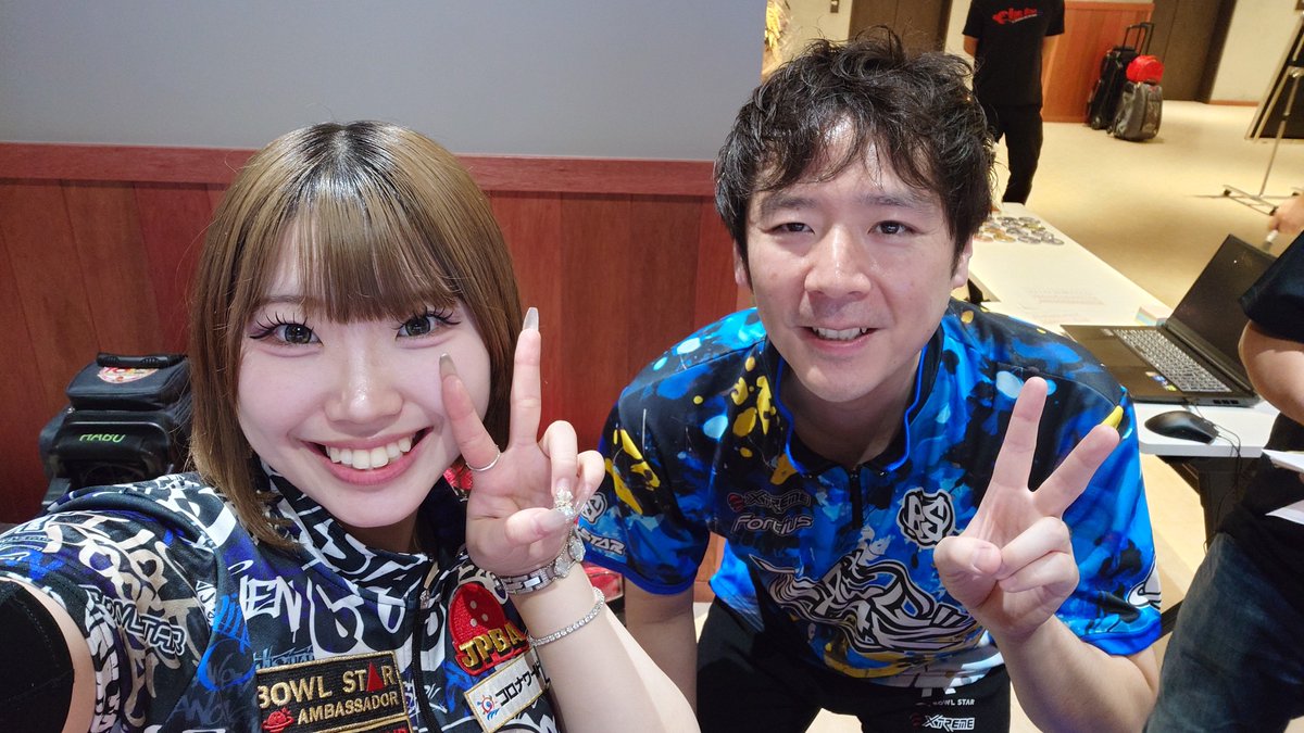 ishinon0912's tweet photo. ボウリングラボマーキュリーオープン記念チャレンジであやねんと前半同BOXで3位入賞できて嬉しかったです✨あやねんと3G目対決して負けて、シャミー購入しました✨あやねんと競い合い、気持ちを高め合ってるので、自分もさらに強くなれるように精進します🎳

#緒方彩音プロ
#ハマボール
#ボウルスター https://t.co/hM0Cxrx5g2