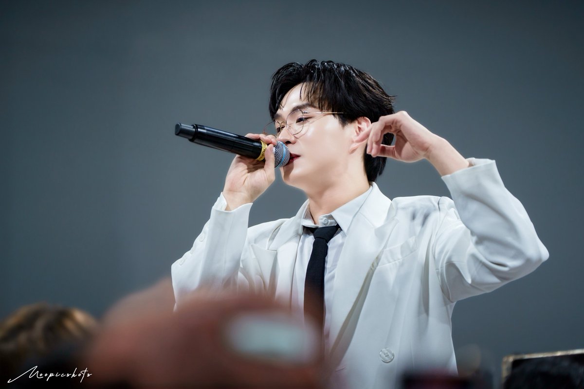 InfinityFSci's tweet photo. จะวันเกิดอีกรอบแล้ววว คิดถึงเหว๋อทิสุดเลยค้าบบบ 🥹

— • @bbverpj 

P’MOR KAB KONROOJAI

#BeverBirthDayParty2025
#Bbverpj 
#Moopicshots https://t.co/PUc7E6d3jb