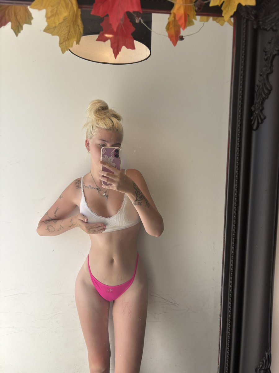 goddessjersx's tweet photo. ☀️😘
#uk #chav #goongonwild #milf https://t.co/Pg99G9EUHV