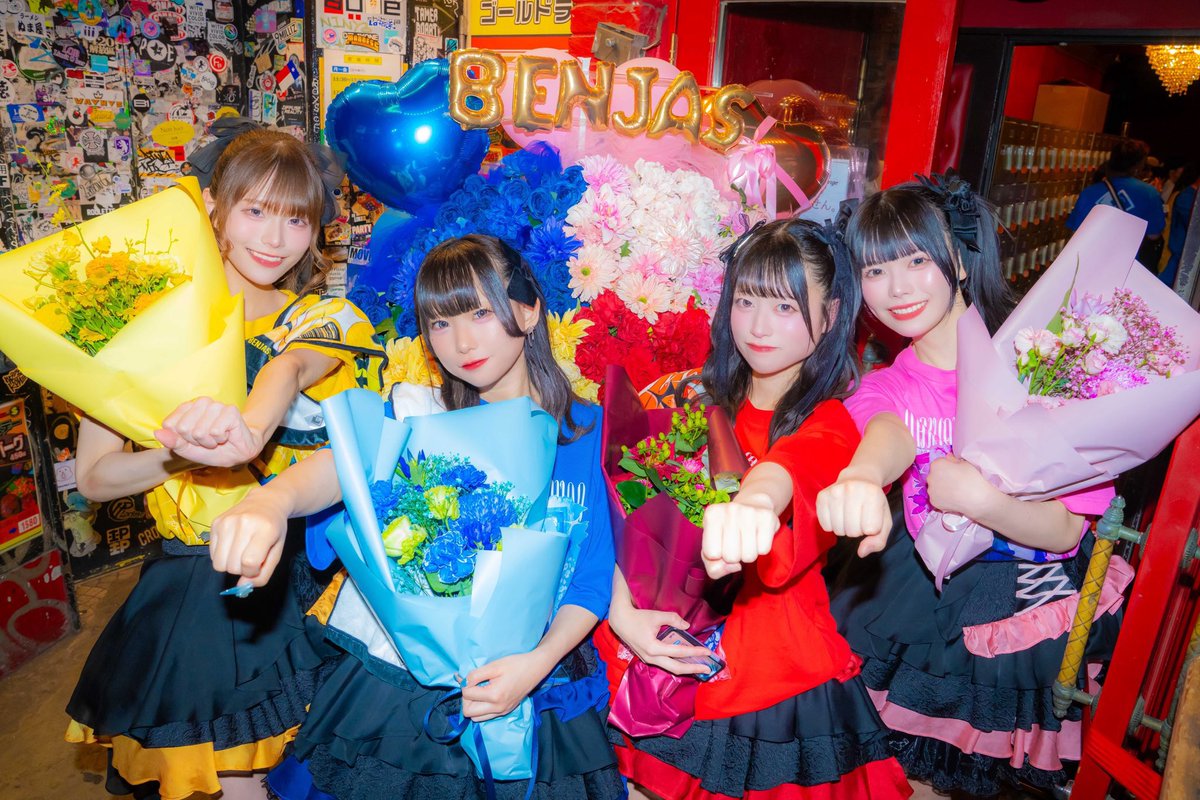 benjaskikak's tweet photo. 今回の企画でのスタフラおよび花束になります。
暖かいご支援ありがとうございました。 https://t.co/GwYc4kthgP