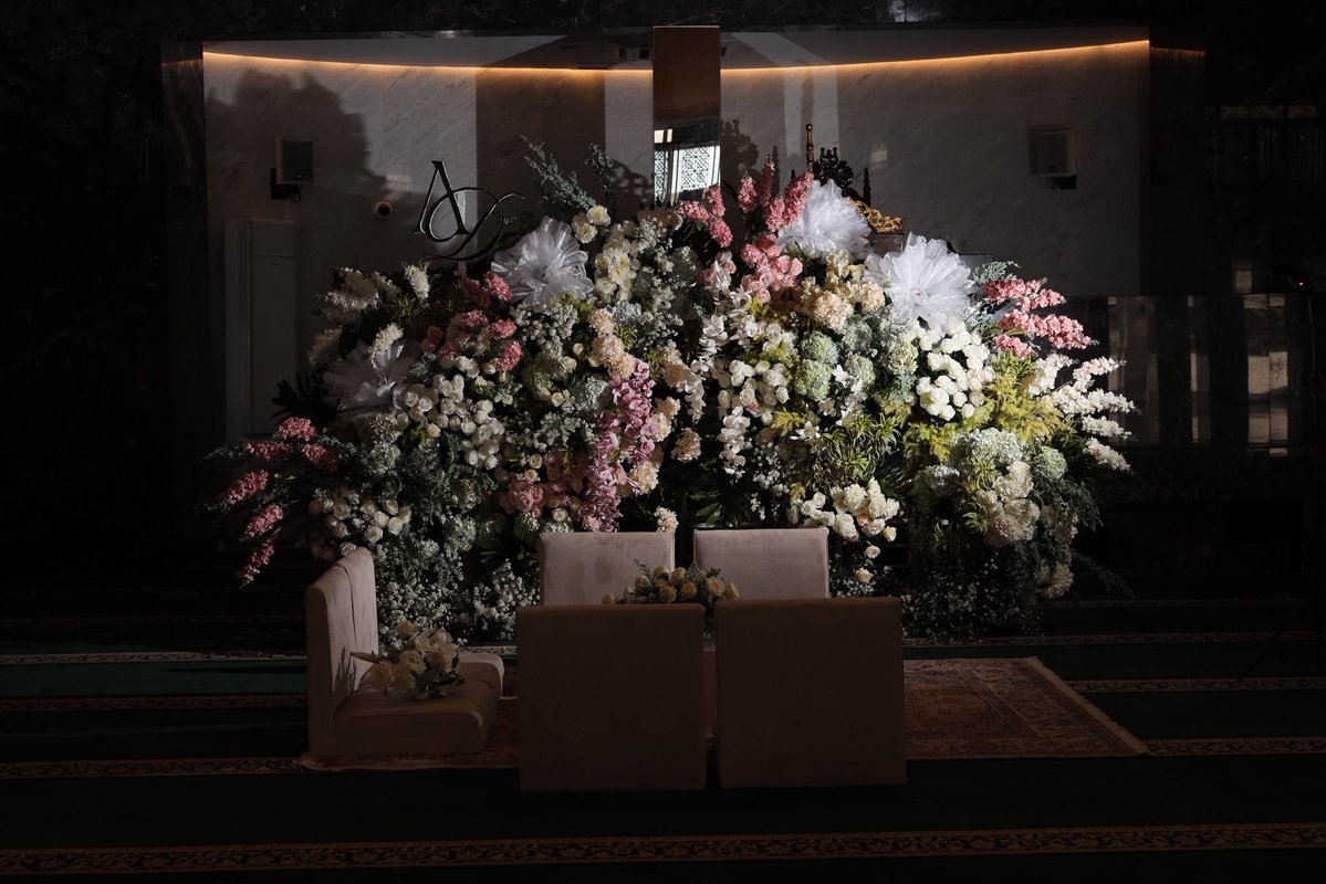 mmatxcha's tweet photo. Dekorasi wedding puluhan juta ❌
Dekorasi wedding 3 jutaan ✅

Akad intimate in total 2 jam
Full of colors, charming, and pretty at the same time.

Moodboardnya aku drop di thread yaa⤵️ https://t.co/BY29vZ2c1Q