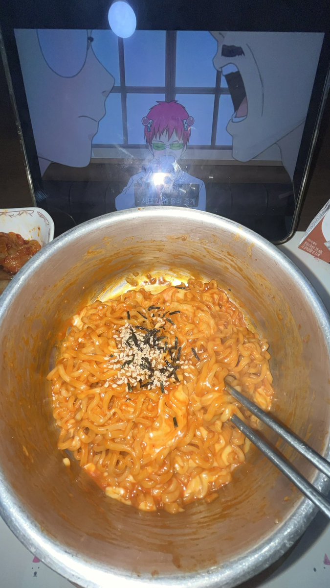 chyo2613's tweet photo. #먹다가한명죽었는데계속먹었어 https://t.co/onOc1rDWxv