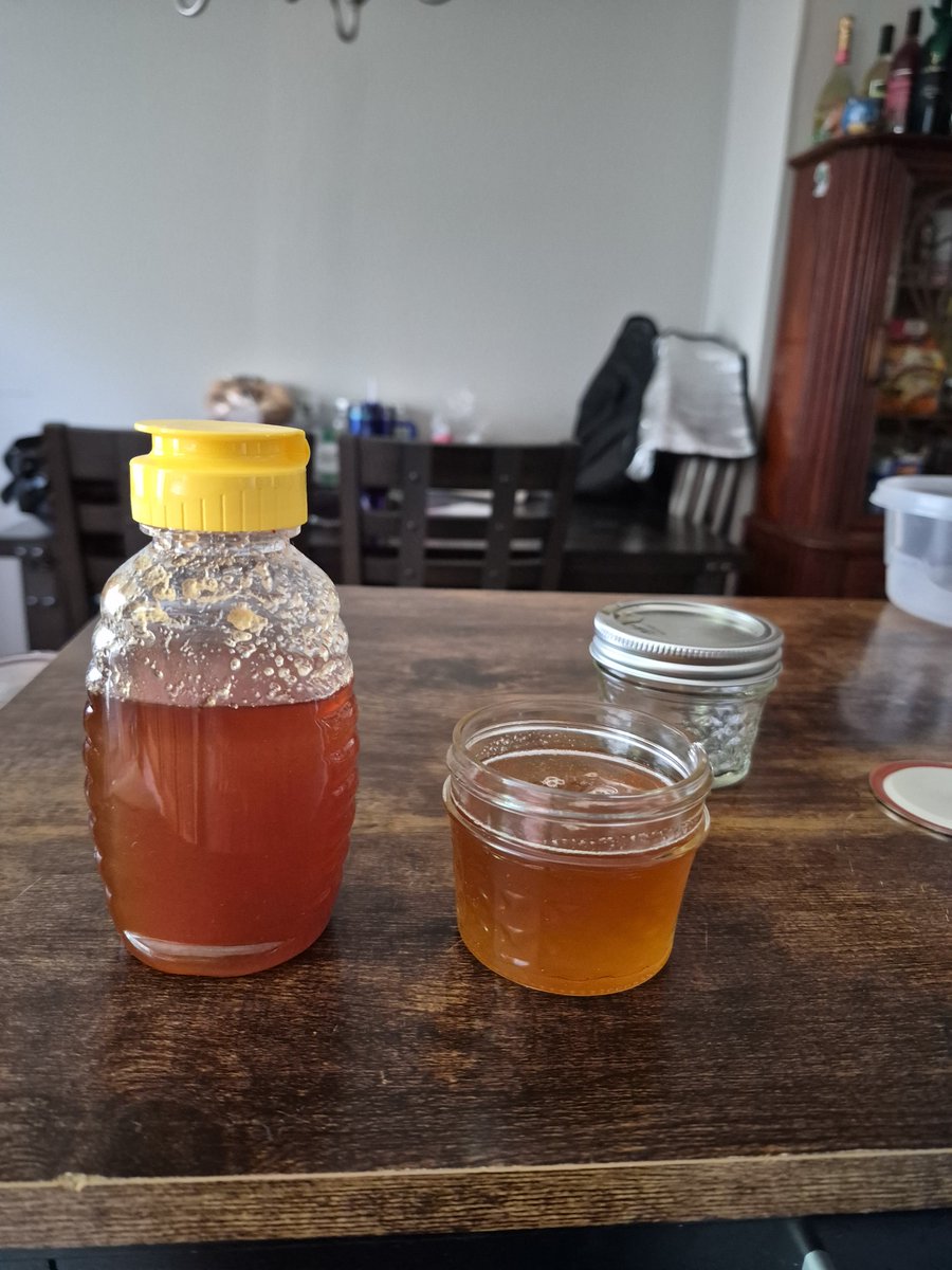 SaoraSadiren's tweet photo. Tried making ghee for the first time (yeah I know, 44 years old &amp; never made it before)

Is it supposed to look like this? Its the same color as the honey in the bigger plastic jar

Any home chefs/cook want to advise? It doesn't smell burnt, just like semi over-roasted nuts https://t.co/FeNZS64vP5