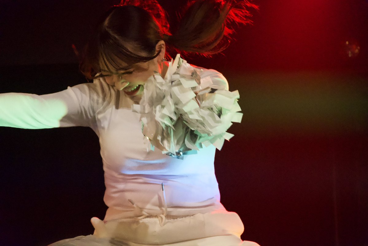 moriko1211's tweet photo. ここまで楽しそうに踊る人を見てたら、こっちまで楽しいし、素敵な時間になる。
やっと写真整理が終わって、徐々に投稿していきたい🥺︎
#shi-h☆
#推し活
#写真沢山投稿したい😳 https://t.co/e6sm7cNsT1