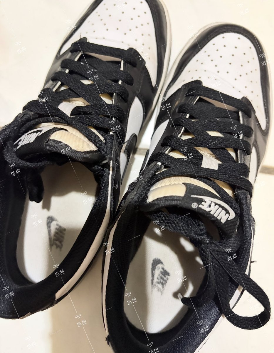 nyo96888397's tweet photo. 淘汰這雙
#原味鞋子 #原味布鞋 $2500  
買就贈兩雙襪類（隨機）
🔸鞋子詳情：
穿幾年了吧？覺得最近有點味道🫠
我的鞋買過應該知道不到很臭
這雙腳趾哪裡蠻有味道( ˶°⌓°˶)

但偏好很重口味又要臭酸的❌的不建議買啦

#原味 https://t.co/5bQ83KFKT5
