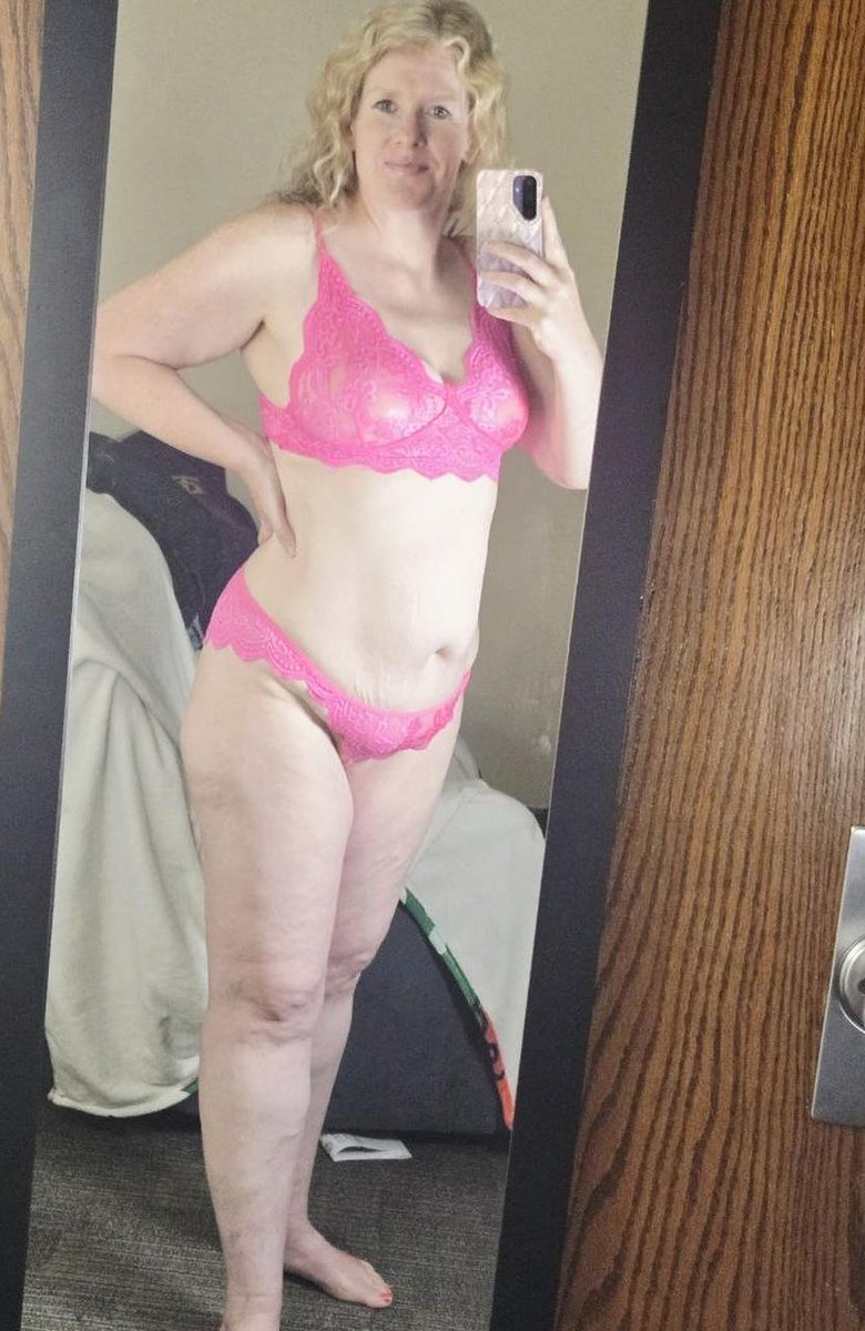 TastekbB65's tweet photo. Chubby or fat, which word fits me best? https://t.co/wtgYQevdri
