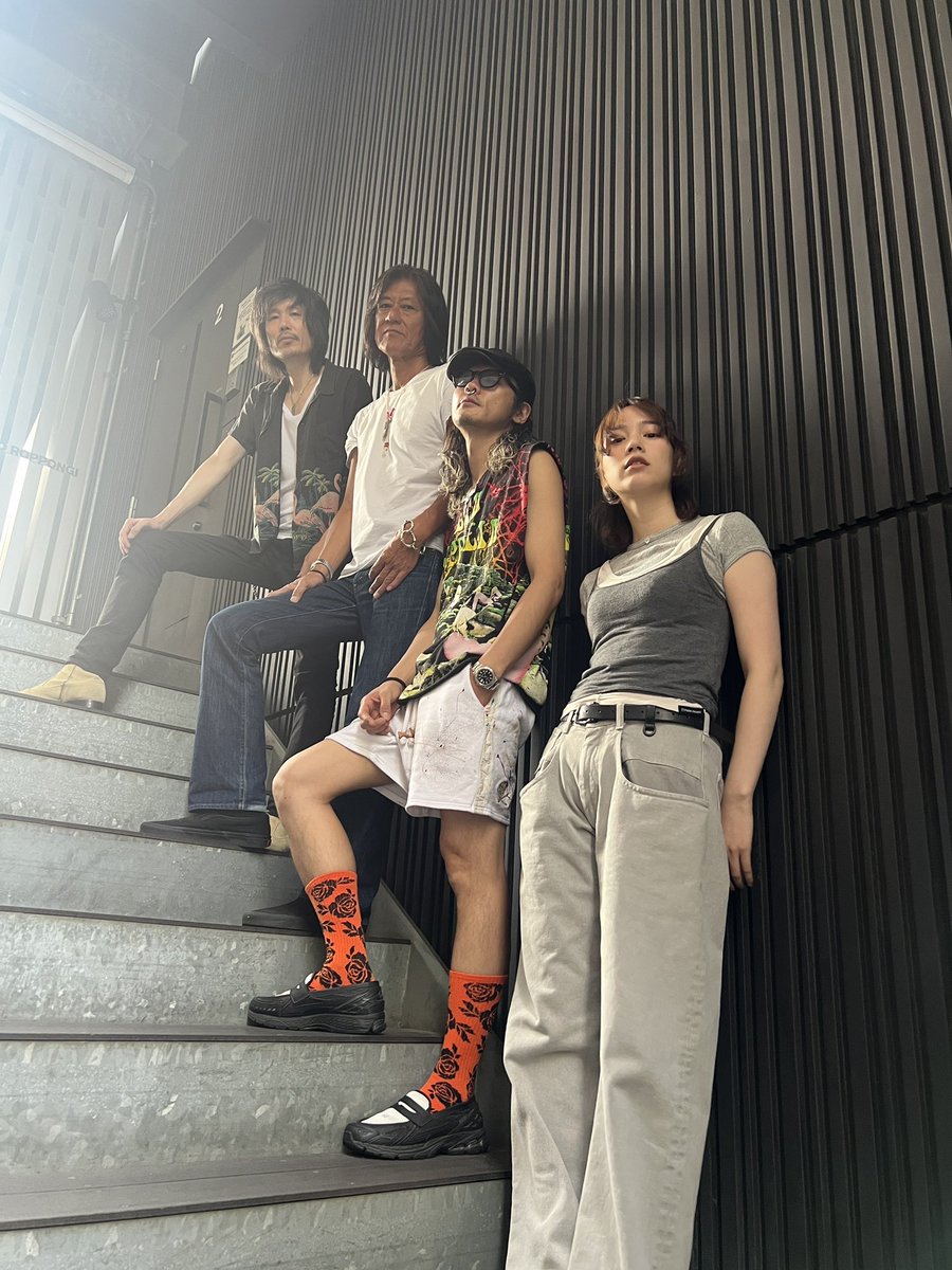 non_dayo_ne's tweet photo. のん &amp; the tears of knight #サマソニ リハ🏖️

のん、古市コータローさん、ウエノコウジさんに、今回はサポートで庄村聡泰さんが参加してくださいます！

リハ楽しかったあ

8/15 13:30〜　BEACH STAGEで一緒に夏しよう🌻 のん https://t.co/2pxoIJSjVj