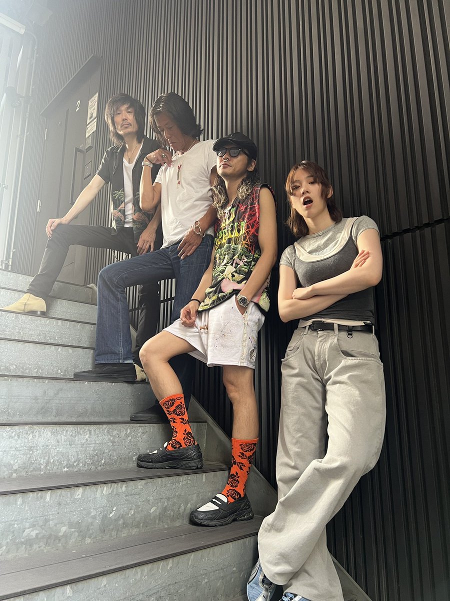 non_dayo_ne's tweet photo. のん &amp; the tears of knight #サマソニ リハ🏖️

のん、古市コータローさん、ウエノコウジさんに、今回はサポートで庄村聡泰さんが参加してくださいます！

リハ楽しかったあ

8/15 13:30〜　BEACH STAGEで一緒に夏しよう🌻 のん https://t.co/2pxoIJSjVj