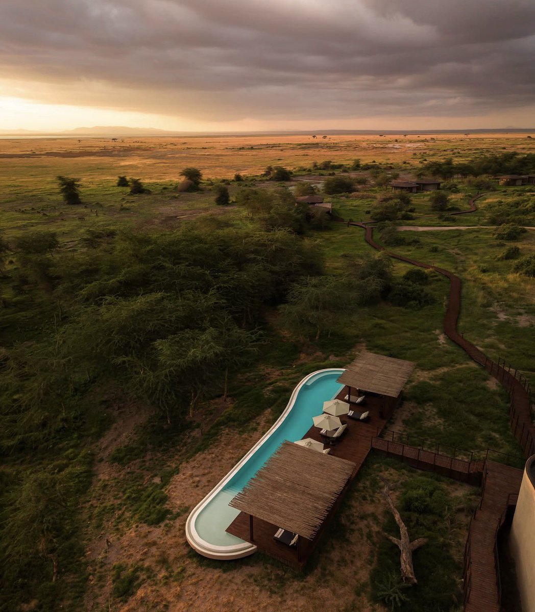 letsDiscoverke's tweet photo. Kitirua plains, Amboseli. What a beautiful place! https://t.co/skNMK6ZS84