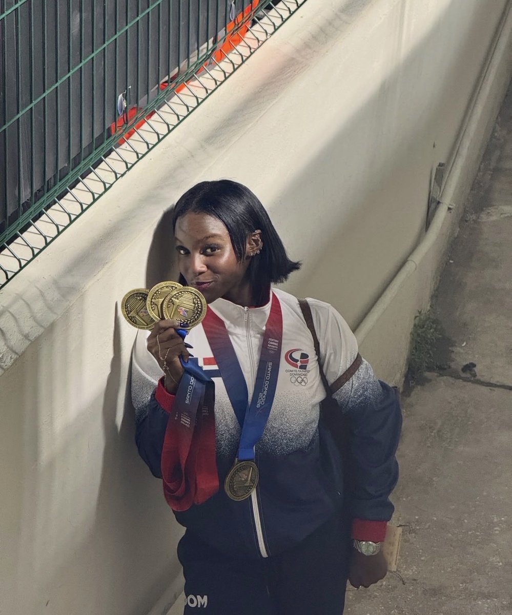 MrAlcantara4's tweet photo. Las que más medallas ganaron. 

Liranyi Alonso: 4 de oros, atletismo. 
María Dimitrova: 2 oros, Karate.
Nick Hardt: 2 de oros, Tenis.
Fiordaliza Cofil: 2 de oros, atletismo. 
Anabel Medina: 2 de oros, atletismo.
Estrellas de Aza: 2 de oros, atletismo.
Marileidy Paulino: 2 de oros, atletismo.
Andrea Pigozzi: 1 de oro, 2 plata, esquí acústico.