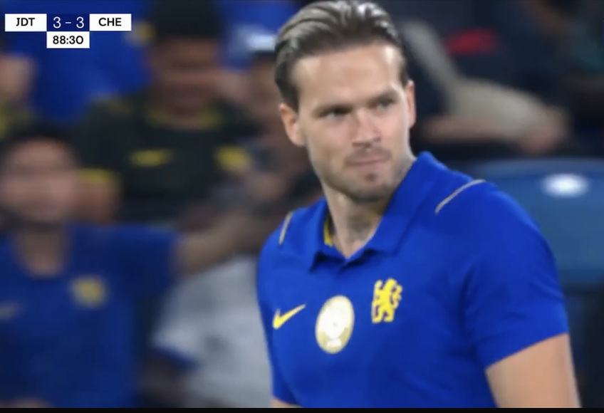 TouchlineX's tweet photo. 3-3 Chelsea.

GOOOOOOAAAAAAALLLLLLL CHELSEA !!!!!!!!!!!!!!!!!!!!!!!!!!!!!! MUDRYK WITH THE CROSS !!!!!!!!!!!!!!!!!!!!!!!!!!! MUDRYK IS BACK !!!!!!!!!!!!!!!!!!! MUDRYK IS ACTUALLY BACK !!!!!!!!!!!!!!!!!!!!!!!!!!!!!!!!! https://t.co/APWq661hyq