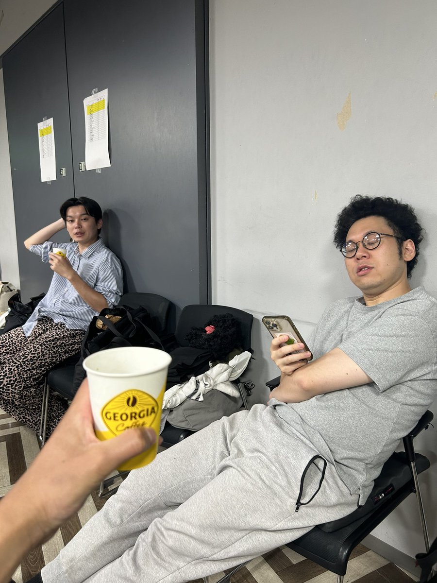 TACOSisMANZAY's tweet photo. 今日同期で仲良いのに
大川内に突然コーヒーご馳走された…
多分近々エグいナンプラー貸してって
言ってくるんだと思う🥲🥲🥲 https://t.co/7nMM6B1kWp