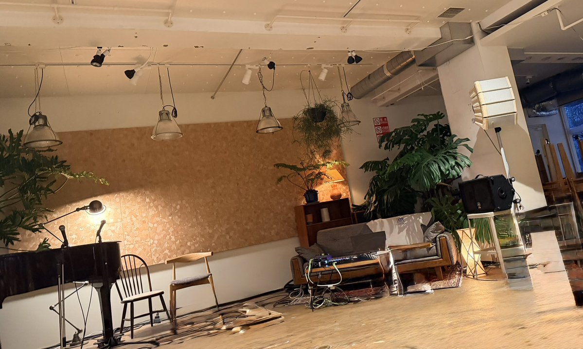 tomooooo062's tweet photo. おぐのっしゅSummerParty楽しすぎたーーー😭😭😭
自分が踊ってない時もずっとニコニコしながら楽しそうにからだゆらしてるおぐりさんがステキすぎた✨️
最高なパリピ達と同じ空間に居れることが幸せすぎて永遠にこの時間が続けばいいのにって思った
#おぐのっしゅ https://t.co/495ba5ym2a