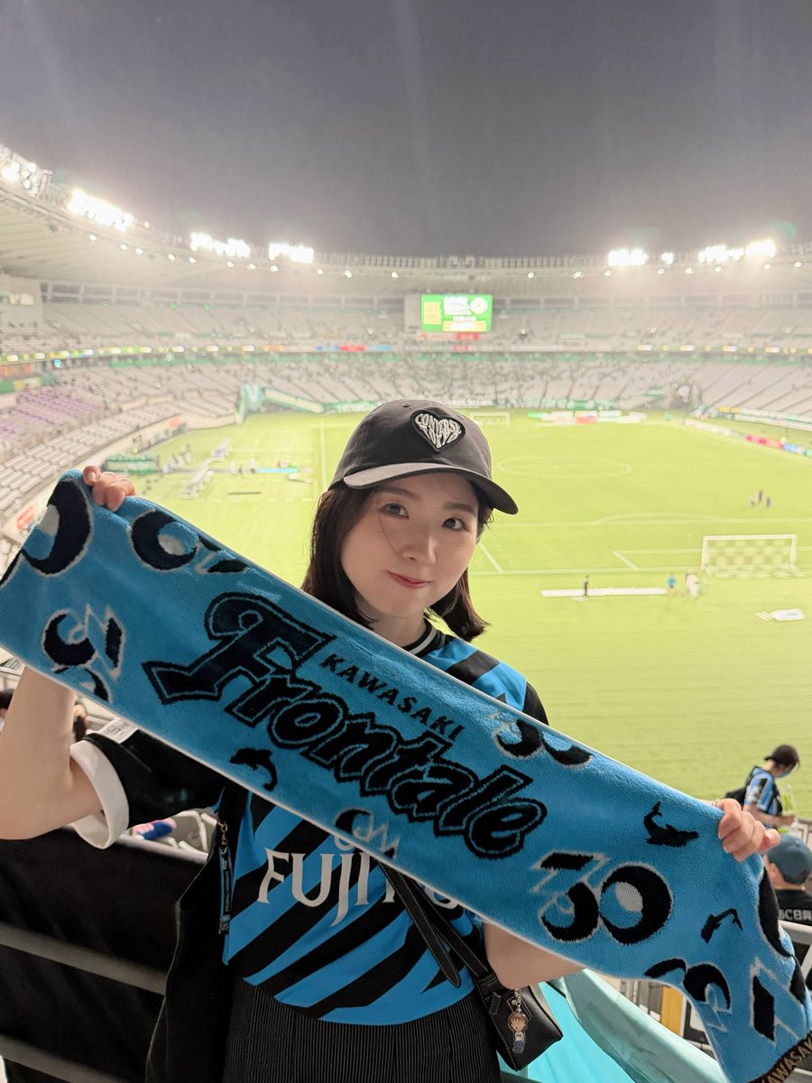 yahho_sahho's tweet photo. 26/27シーズン始まった！🐬
今日はなかなか追いつけなかったけど
最後に！！めっちゃ叫びました😭

やっぱり現地で応援するの楽しい！
(最近ご無沙汰だったので🥹)
クラブの30周年イヤー✨
沢山の勝利が見たいです！！
#frontale https://t.co/KtUr2R8HOH