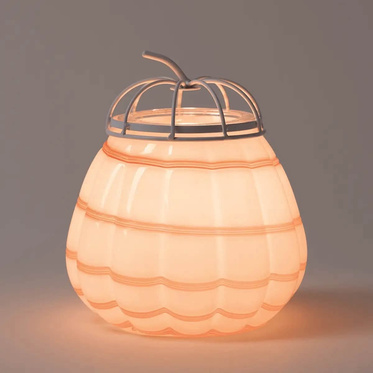 Tracy1173's tweet photo. Cider Swirl Warmer

A handmade treasure brings a quiet sophistication to the fall season. This artisan glass warmer is hand blown, with orange accents swirled in manually during the process, so the design naturally varies and each piece is beautifully one of a kind. https://t.co/MDwxIBseLr