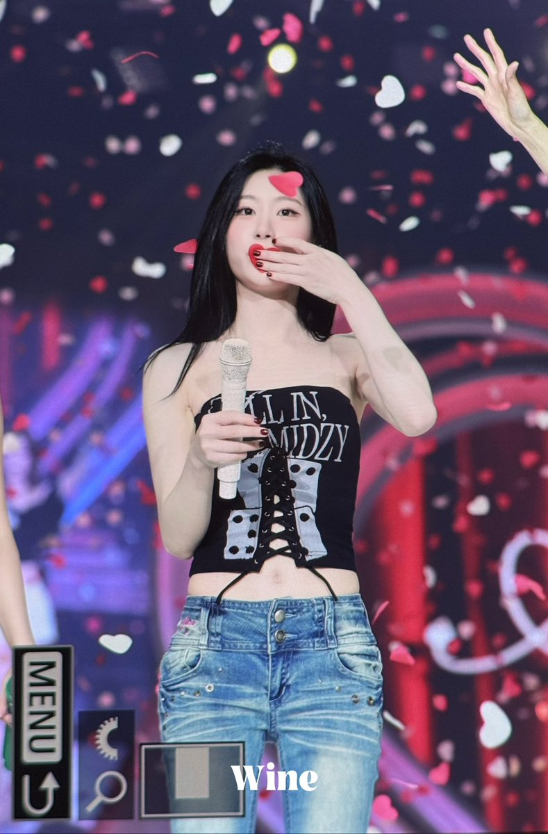 Wine_lcr0605's tweet photo. 260809 ❤️

#ITZY #CHAERYEONG #있지 #채령 https://t.co/JEbTyrA44L