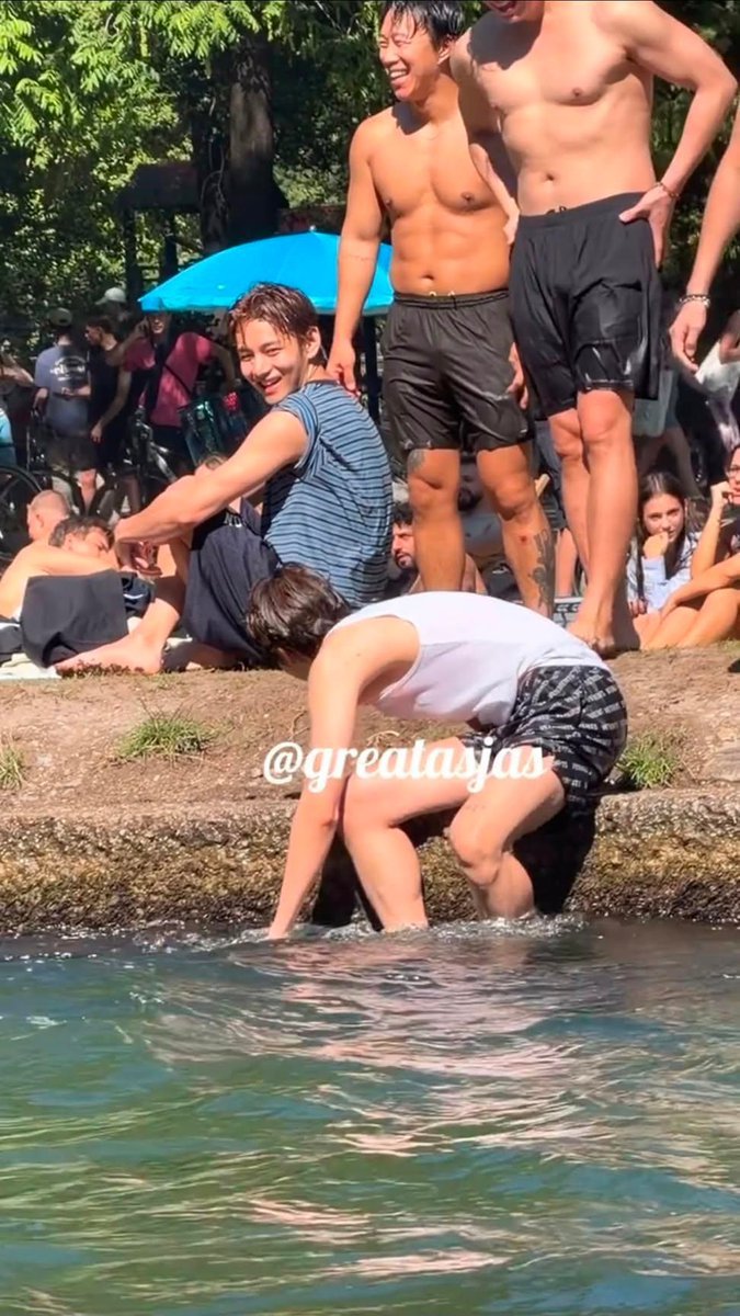 Jennakimparis's tweet photo. @kv91201 @Nikkim0722 @coupleinbts @thv Stfu bro delulu breed fr celebrating 5sec clip lol https://t.co/FgR6cXuV8c